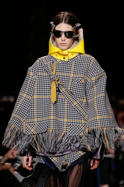 Look 29